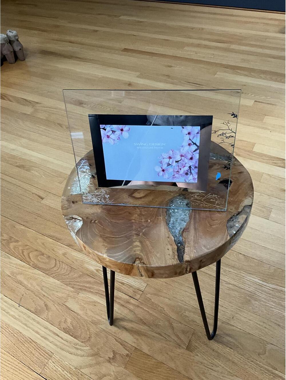 Swing Design Glass Picture Frame